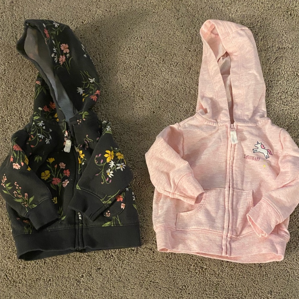 2 girls jackets size 3M
